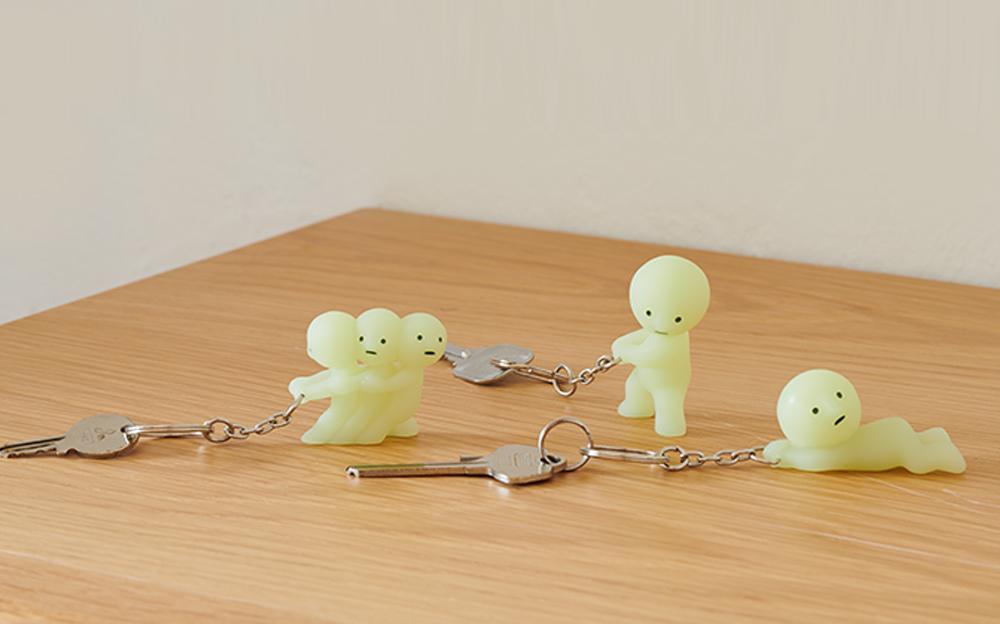 products_smiski-key-chain_04.jpg
