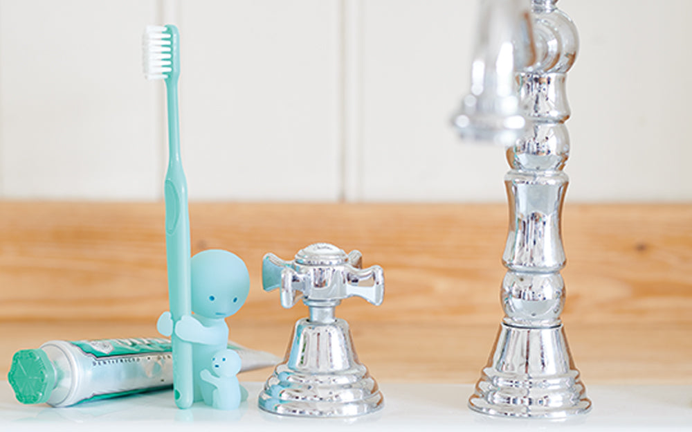 products_smiski-toothbrushstand_06.jpg